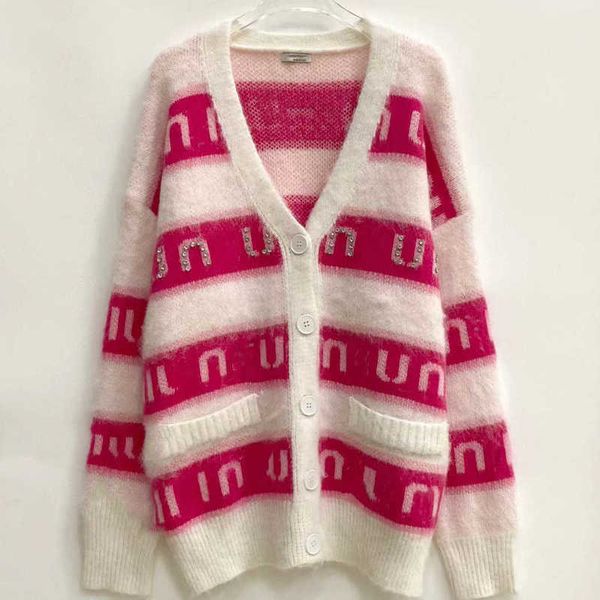 Maglioni da donna Designer 2023 Autunno/Inverno Nuovo cardigan in mohair cappotto maglione lavorato a maglia stile sciolto e pigro YG5N
