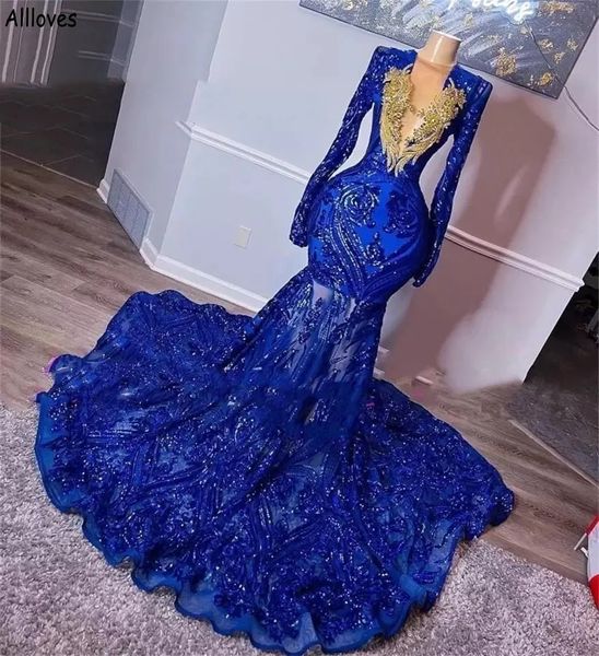 Vestidos de Baile de Manga Longa Azul Royal Decote em V Renda Brilhante Lantejoulas Árabe Aso Ebi Vestidos Formais de Noite Apliques Dourados com Miçangas Vestido de Festa Longo Sereia Justo Ajustado CL2125