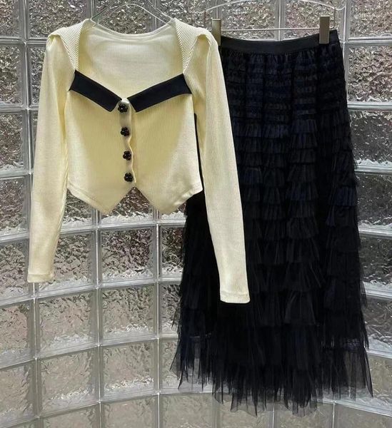 Abiti da lavoro 2023 Autunno Inverno Moda Maglioni Set da donna di alta qualità Top in maglia Elastico in vita Cascata Ruffle Gonne lunghe sexy in rete