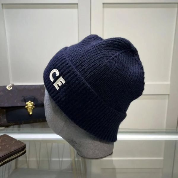 Cappello lavorato a maglia da uomo di design di beanhat femminile recentemente elencato autunno e inverno caldo cappello di moda casual caldo 4 modelli includono una varietà di colori