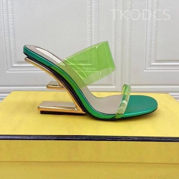 Chinelos moda estranha salto pista mulher dedo do pé aberto doce cor pvc banquete slides claro uma cinta nupcial sapatos de férias verão