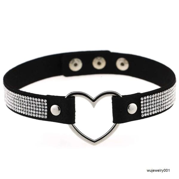 Japanische schwarze Strass-Pfirsich-Herz-förmige silberne Halsbandkette, kurze Halskette für Frauen