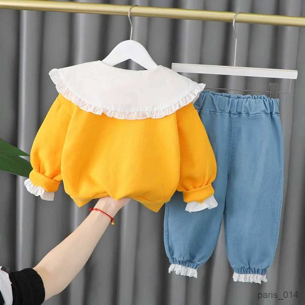 Set di abbigliamento Primavera Autunno Bambini Ragazza 3 pezzi Set di abbigliamento Cappotto lavorato a maglia a fiori Camicie di cotone Pantaloni jeans Abito per bambina