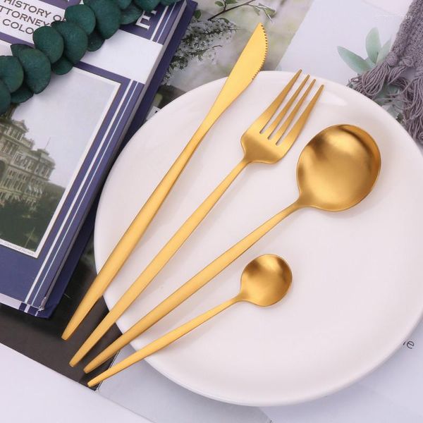 Set di stoviglie 4 pezzi Matte Golden Set Set in acciaio inossidabile Cucina Gold Kinfe Restauranti cucchiaio da tavolo e forchetta