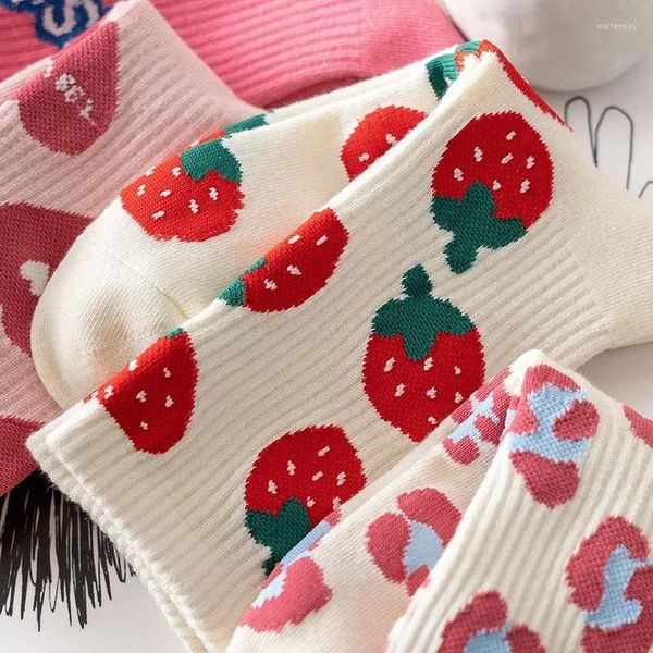 Damensocken, rosa Erdbeere, lässig, modisch, Brief, Harajuku, Straßenkleidung, koreanische Wakay-Mädchen, süße Damen-Socken, 1 Paar