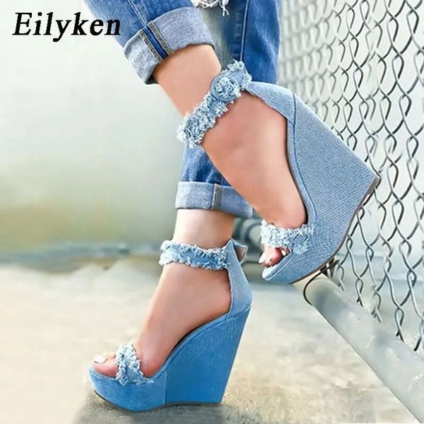 Sandali Eilyken Designer Denim Estate Donna Zeppe di alta qualità Tacchi plateau Peep Toe Scarpe romane 231102