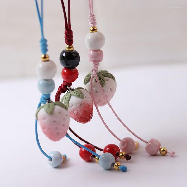 Anhänger Halsketten Kreative Ethnische Art Mode Nette Keramik Erdbeere Halskette Schmuck Persönlichkeit Süßes Mädchen Pullover Kette Zubehör
