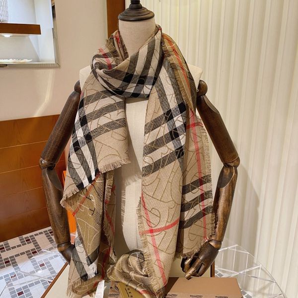 Designer Nuova Sciarpa scozzese Tessuto premium in lana e seta Scialle morbido e leggero Logo esclusivo del marchio Sciarpe di stile di lusso di fascia alta Accessori versatili di moda