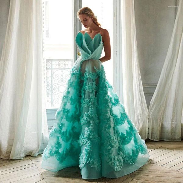 Lässige Kleider Atemberaubende lange Abendkleid Frauen Party 2023 Rüschen Organza Elegantes Kleid für Hochzeit trägerlos A-Linie Promi