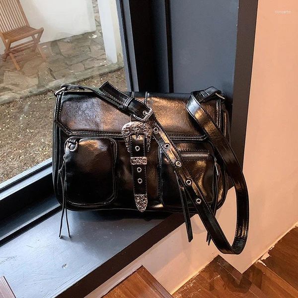 Sacos da noite Bolsa de grande capacidade feminina 2023 estudante universitário classe commuter nicho preguiçoso estilo tote crossbody