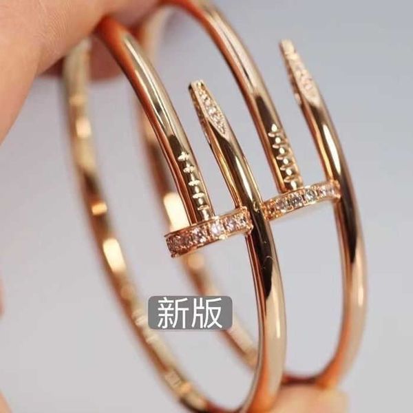 Bracciale esplosivo 2023 senza sbiadimento Bracciale per unghie con diamanti pieni 2023 Nuovo braccialetto di lusso con stella a cielo pieno Bracciale per fidanzate Regalo con logo