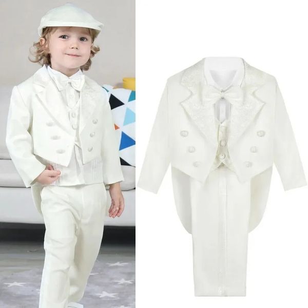 Giubbotti 2023 Moda Neonati maschi Vestito Battesimo Abiti Infantile Classico Smoking Bambino Matrimonio Formale Abiti da festa Bianco Manica lunga Set 231110