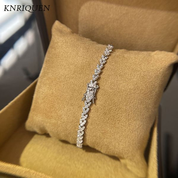 Charm Bracelets Charms 925 Sterling Silber High Carbon Diamond Leaf Armband für Frauen Luxury Elegant Anniversary Gift Fine Jewelry 230403