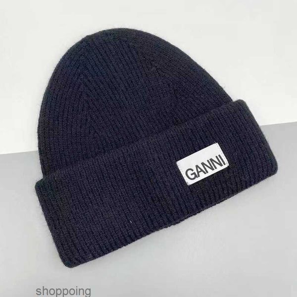 Beanie Beanie Beanie Hat Temperamento Versatile Beanie Cappello lavorato a maglia Lettera calda Triangolo Design Cappello Regalo di Natale Cappello superiore Buono Bello