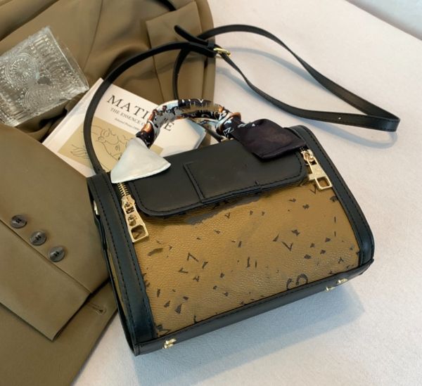 Klasik Presbyopic Portable Messenger çantası Avrupa ve Amerikan tarzı baskılı omuz çantası büyük harf fermuar dekoratif bayan çantalar