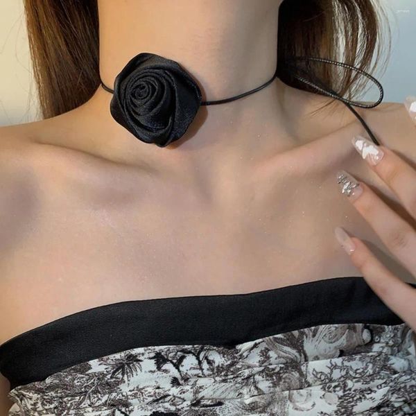 Anhänger Halsketten Retro handgemachte Seide Rose Halskette für Frauen übertriebene Blumen Halskette elegante Schlüsselbein Schmuck Geschenke