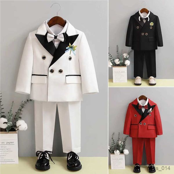 Set di abbigliamento Ragazzo Abito formale Fiore Abito da sposa per bambini Bianco Set primo compleanno per neonato Costume da neonato Pantaloni giacca per bambini R231103