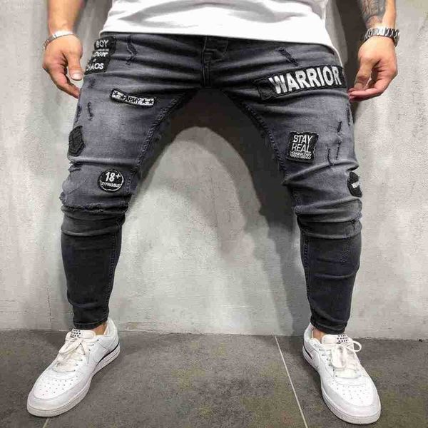 Jeans masculinos jeans novos jeans skinny com emblema de buraco negro e jeans de perna pequena