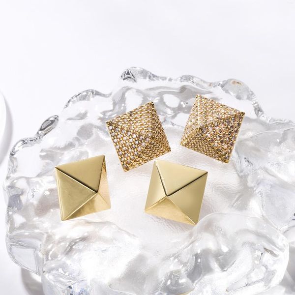 Orecchini a bottone HECHENG Pyramid Ear Personality Accessori per gioielli minimalisti per donne Ragazze Zircone in ottone