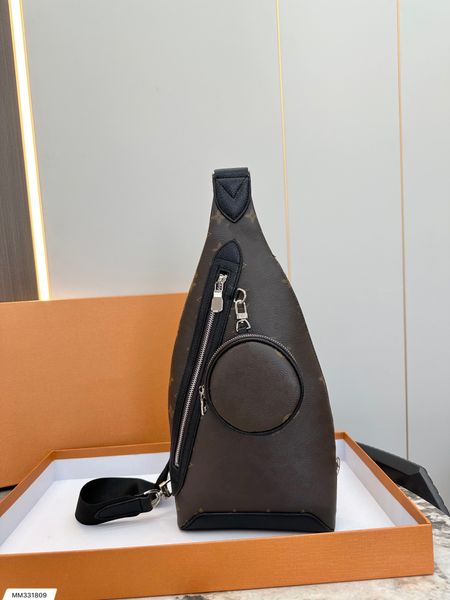 Tasarımcılar Duo Sling Cross Vücut Çanta Erkek Kabartmalı Desen Siyah Çanta Lüks Kahverengi Kaplanmış Tuval Çantalar Crossbody Omuz Çantası Küçük Para Çantası M30936