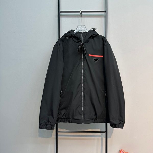 Designer-Herren-Qualitätsjacken, schwarze Metall-Dreiecksbuchstaben, Herrenmäntel, modische Herren-Kapuzenjacken, winddichte Jacke, Outdoor-Sport, Freizeitmäntel, Oberteile, Kleidung