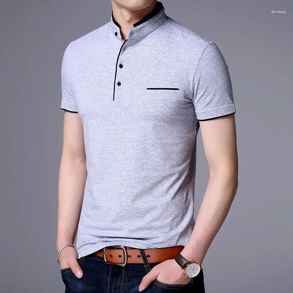 Polos masculinos 2023 moda polo t-shirt para homens verão mandarim colarinho fino ajuste botão de cor sólida respirável roupas casuais