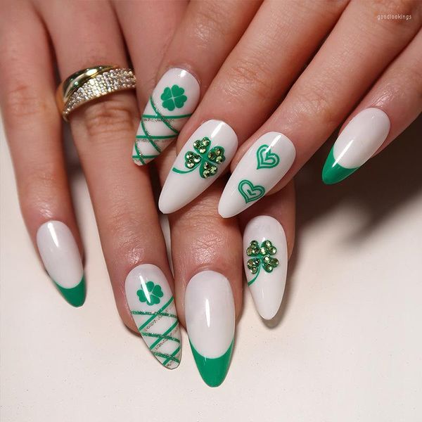 Falsche Nägel 3D Fake Set Press On Faux Ongles Kurze französische Mandelspitzen St. Patrick's Day Grüne Blumen mit Diamantdesigns Nagel