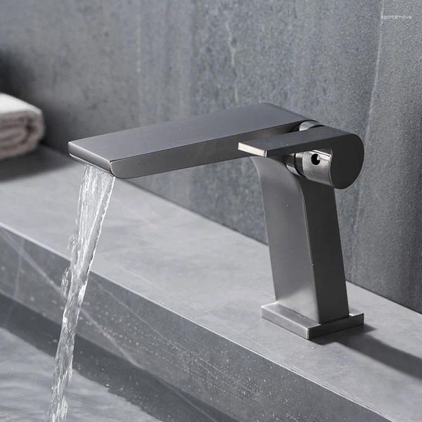 Rubinetti per lavandino del bagno Piano Gun Grey Bacino e rubinetto freddo Presa a cascata Tutto in rame Nero opaco Vanity