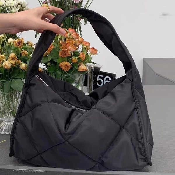 Abendtaschen Nylontuch Diamantgitter Unterarm für Frauen Luxus Designer Handtasche und Geldbörse 2023 in Mode Stickerei Schulter