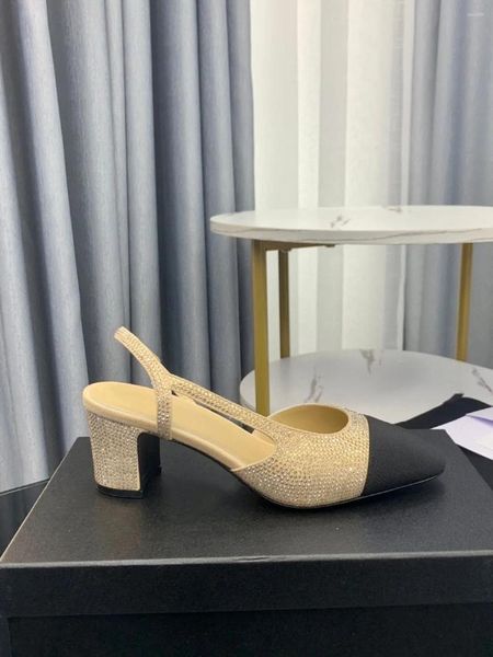 Sandali 2023 Scarpe singole da donna alla moda Primavera e autunno Tacchi quadrati alti e comodi