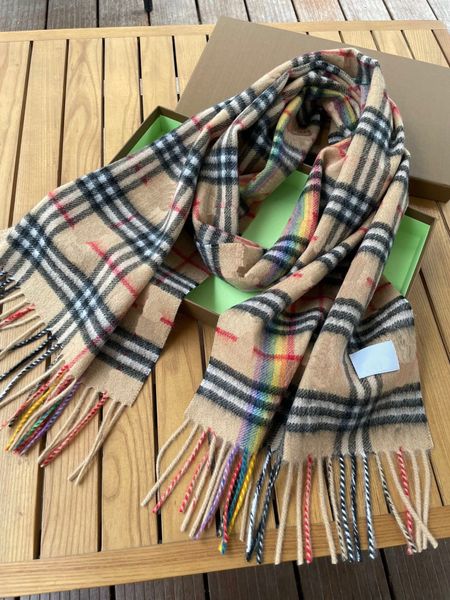 2024 Nuove donne di lusso Designer Sciarpa grigia Sciarpe scozzesi Soft Touch Caldo cashmere sciarpe di lana di seta gentiluomo Outdoor Autunno Inverno leggero pashmina shaw