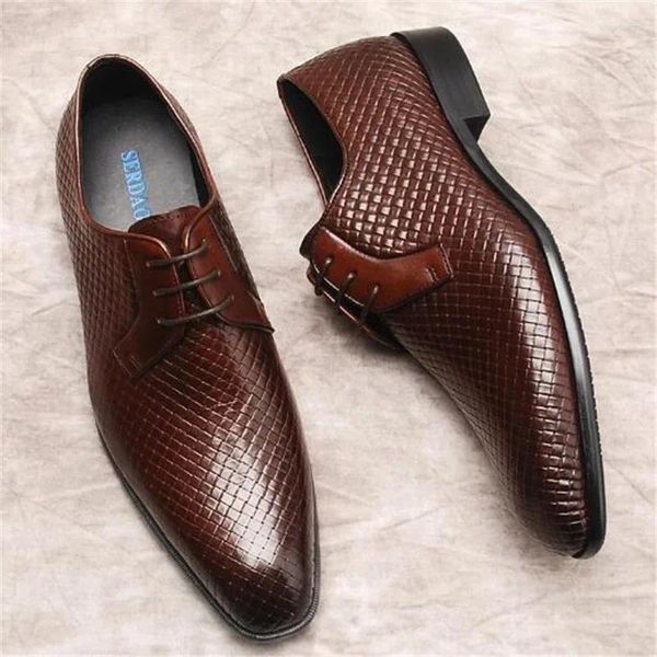 Scarpe eleganti Scarpe da uomo casual Oxford 2023 Uomini d'affari in vera pelle di mucca Moda Nero Borgogna Stringate Matrimonio formale