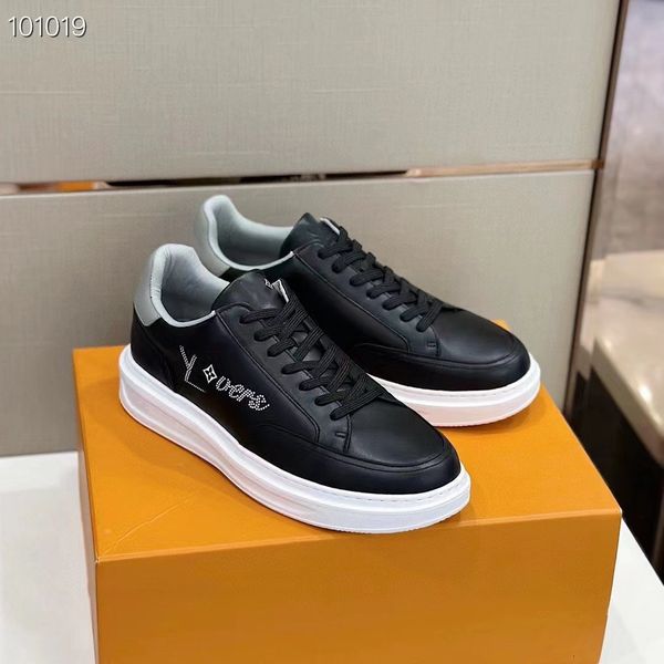 Designer de luxo Bevety Hils Sapatos Casuais Branco Preto Couro Técnico Casual Andando Famoso Borracha Lug Sole Party Wedding Runner Skate Andando EU46 01