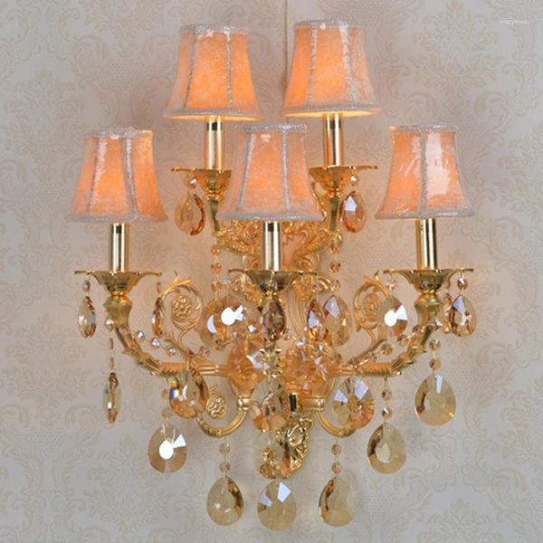 Wandlampen Wohnzimmer Schloss Art Deco 5-armige Gold-LED-Kerzenlampe Retro Royal Große Aluminium-Wandleuchte für Foyer El Villa