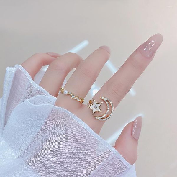 Rings de cluster Super uma estrela de ouro real de 14k e Moon Hollow Design exclusivo Anel rotativo Ladies Pearl Open Banquet Girl Jóias de Garotas