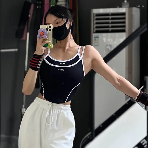 Yoga-Outfit, zwei Träger, gefälschte Sportunterwäsche, weibliche Absorber, die Fitness-Pilates-BH tragen