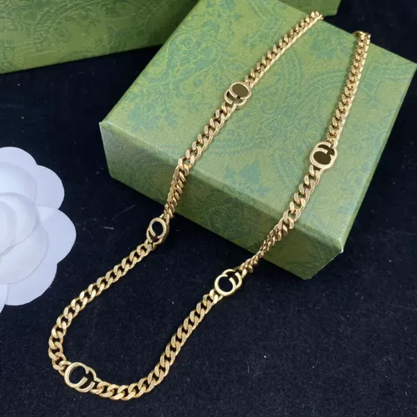 Женское золотое ожерелье дизайнерские дизайнерские ящики с длинными письмами ожерелья мужские украшения ювелирные изделия Женщина Золотая цепь.