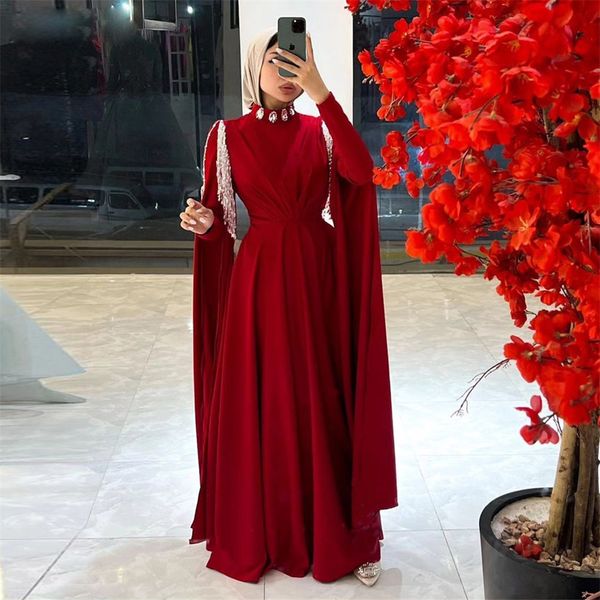 Abiti da ballo musulmani con perline rosse Teassel Collo alto Una linea Araba Dubai Abito da festa formale Abito da sera Kafan in raso con lunghezza del pavimento