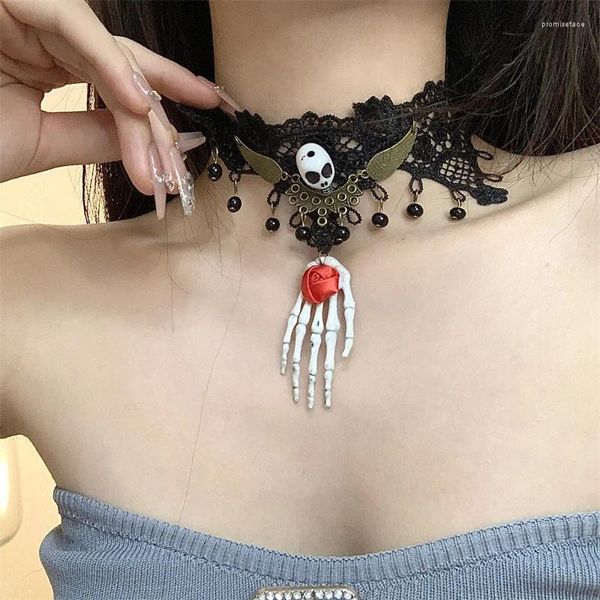 Catene Collana vintage con chiusura a mano scheletro in pizzo nero Ornamento per collo scuro Orecchini gotici esagerati di Halloween