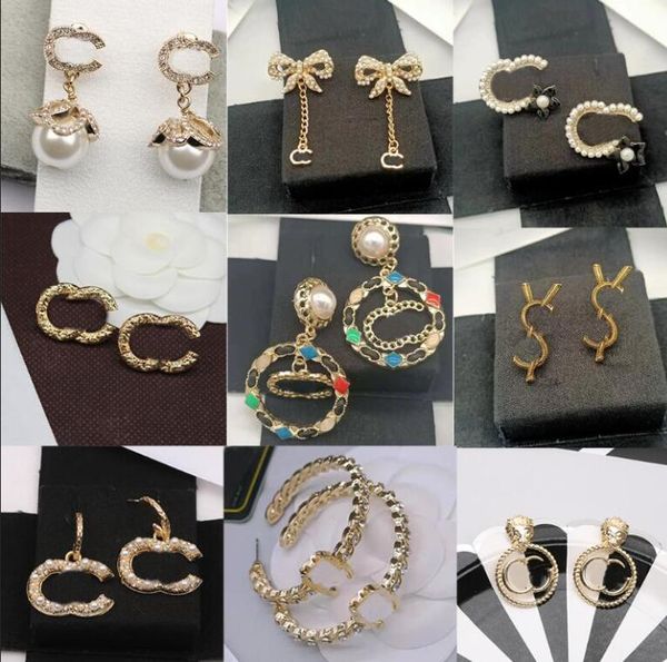 23SS 20 Style 18K Altın Kaplama Tasarımcı Harfler Stud Pubsel Uzun Küpe Dangly Geometrik Lüks Kadınlar Rhinestone Pearl Düğün Partisi Jewerlry Aksesuarlar