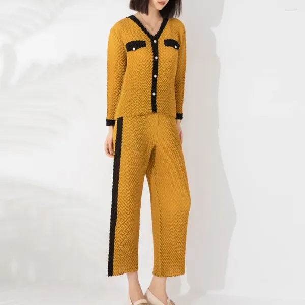 Calças femininas de duas peças Miyake plissado outono moda abacaxi solto manga longa top chocking cor conjunto reto