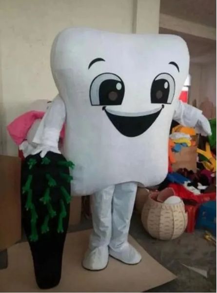 2024 Sconto dente bianco costume della mascotte del fumetto personaggio anime tema Natale carnevale festa costumi di fantasia dimensioni adulti