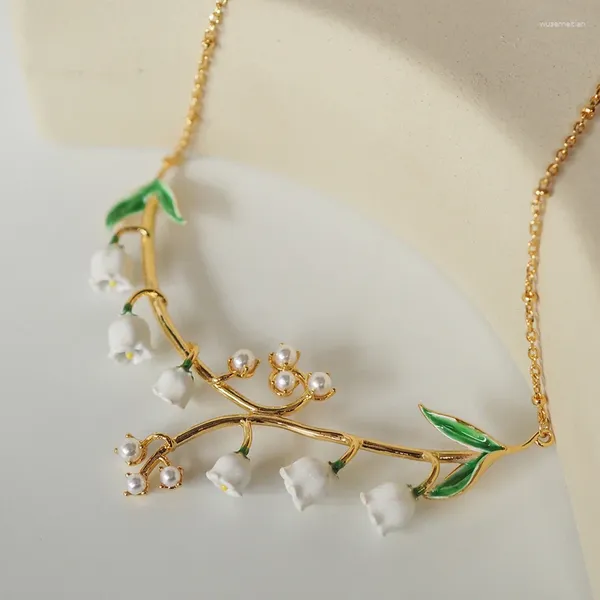 Anhänger Halsketten Elegante weiße Blume Halskette für Frauen Emaille Glasur Glocke Orchidee Zweig Hals Schmuck Party Zubehör