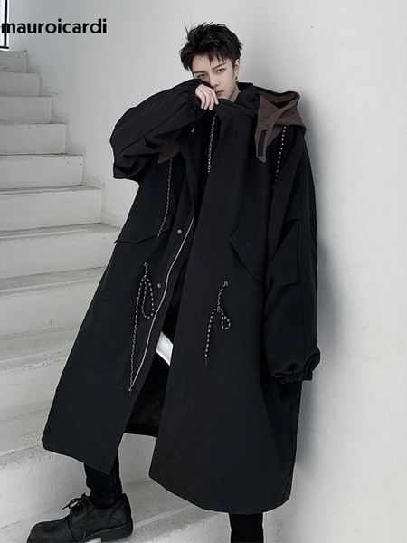 Trench da uomo Mauroicardi Autunno Lungo Oversize Dark Academia Abiti estetici per uomo Giacca a vento impermeabile nera con cappuccio Cerniera 230404