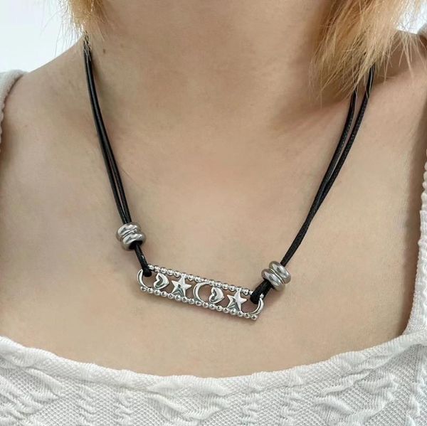 Ожерелья с подвесками в Корейском тренде, простое металлическое ожерелье с луной, звездой и сердцем, геометрическое ожерелье Egirl Y2k, крутое сладкое черное колье-цепочка для женщин, мода
