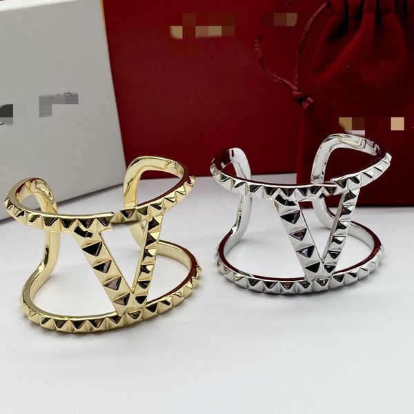 2023 Designer -Armband für Frauen Bolzen Herzform Perlenkristall Gold Doppel gegen Buchstaben Sier Schmuck klassische H6