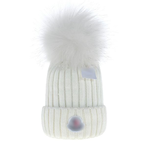 7 renk tasarımcısı yetişkin kalın örgü şapka açık hava sıcak saç topu yünü şapka unisex rahat kafatası kapağı