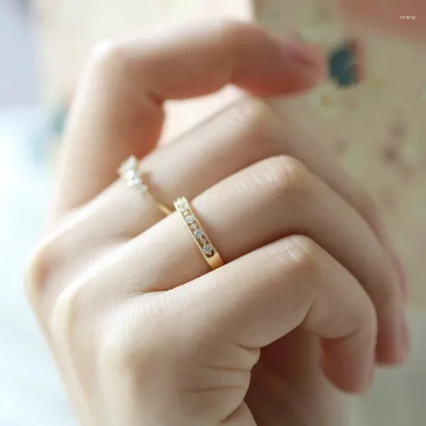 Anéis de cluster delicados para mulheres simples moda bonito zircão cristal oco anel de dedo de casamento jóias festa venda kcr110m