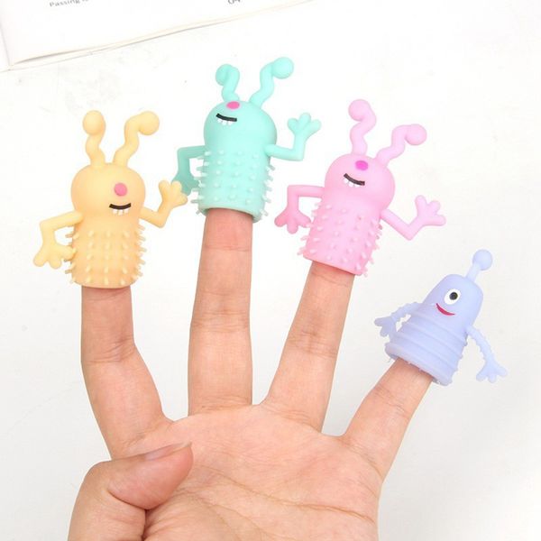 Giocattoli colorati di plastica TPR Fidget Simpatico mini mostro animale Bambole da dito Bambini Burattino da dito Giocattoli Genitori Puntelli di narrazione 2052