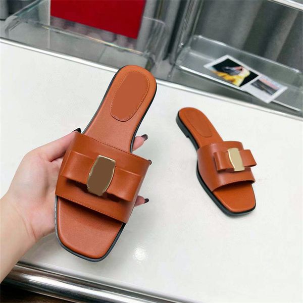 Moda Kadın Terlik Yaz Lüks Tasarımcı Gerçek Kemer Tepe Düz Sandalet Sıradan Konfor Hotel Cowhide Yumuşak Drag Seaside Plaj Flip-Flop Kutusu